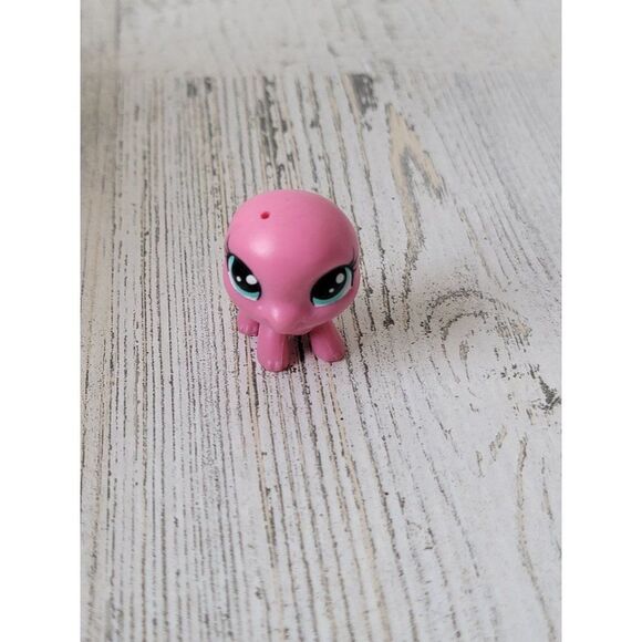 Pink turtle swirl pattern mini purple toy figure - Picture 1 of 5